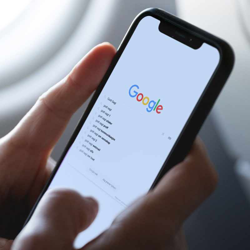 mobil hvor brukeren søker på google